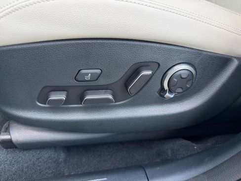 Used 2023 Genesis Electrified GV70 AWD/4WD image 11