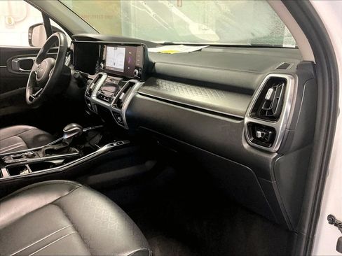 Used 2023 Kia Sorento SX AWD/4WD image 14