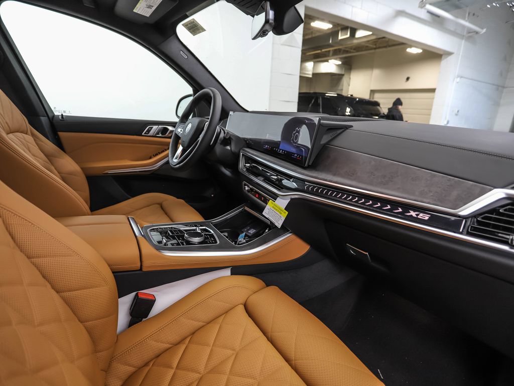 Used 2026 BMW X5 xDrive50e AWD/4WD image 30