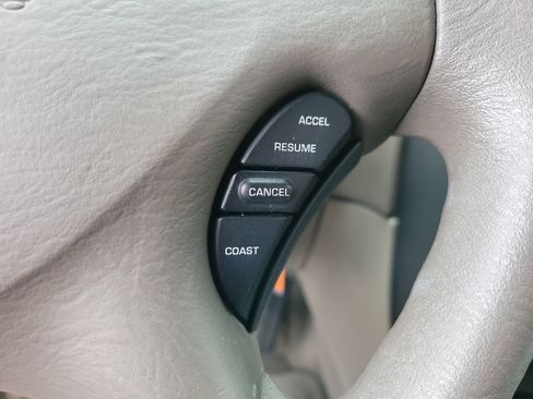 Used 2002 Dodge Caravan SE image 12