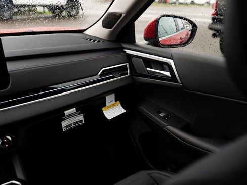 New 2026 Mitsubishi Outlander SE image 10