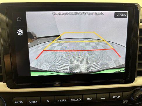 New 2025 Hyundai Venue Limited image 28