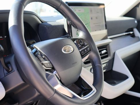 Certified 2025 Ford Explorer Platinum w/ LUX Leather Package image 26