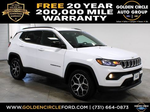 Used 2024 Jeep Compass Latitude AWD/4WD image 1