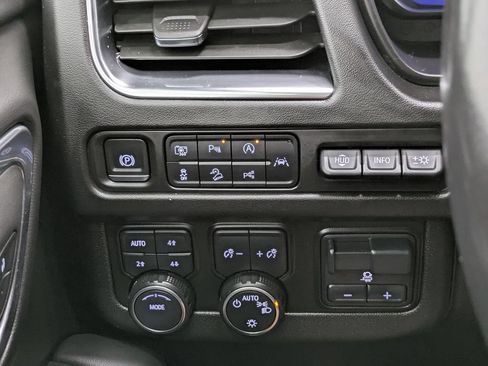 Used 2024 Chevrolet Tahoe High Country w/ Advanced Technology Package AWD/4WD image 18