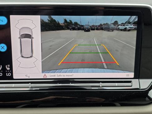 New 2026 Volkswagen Atlas SE FWD image 16