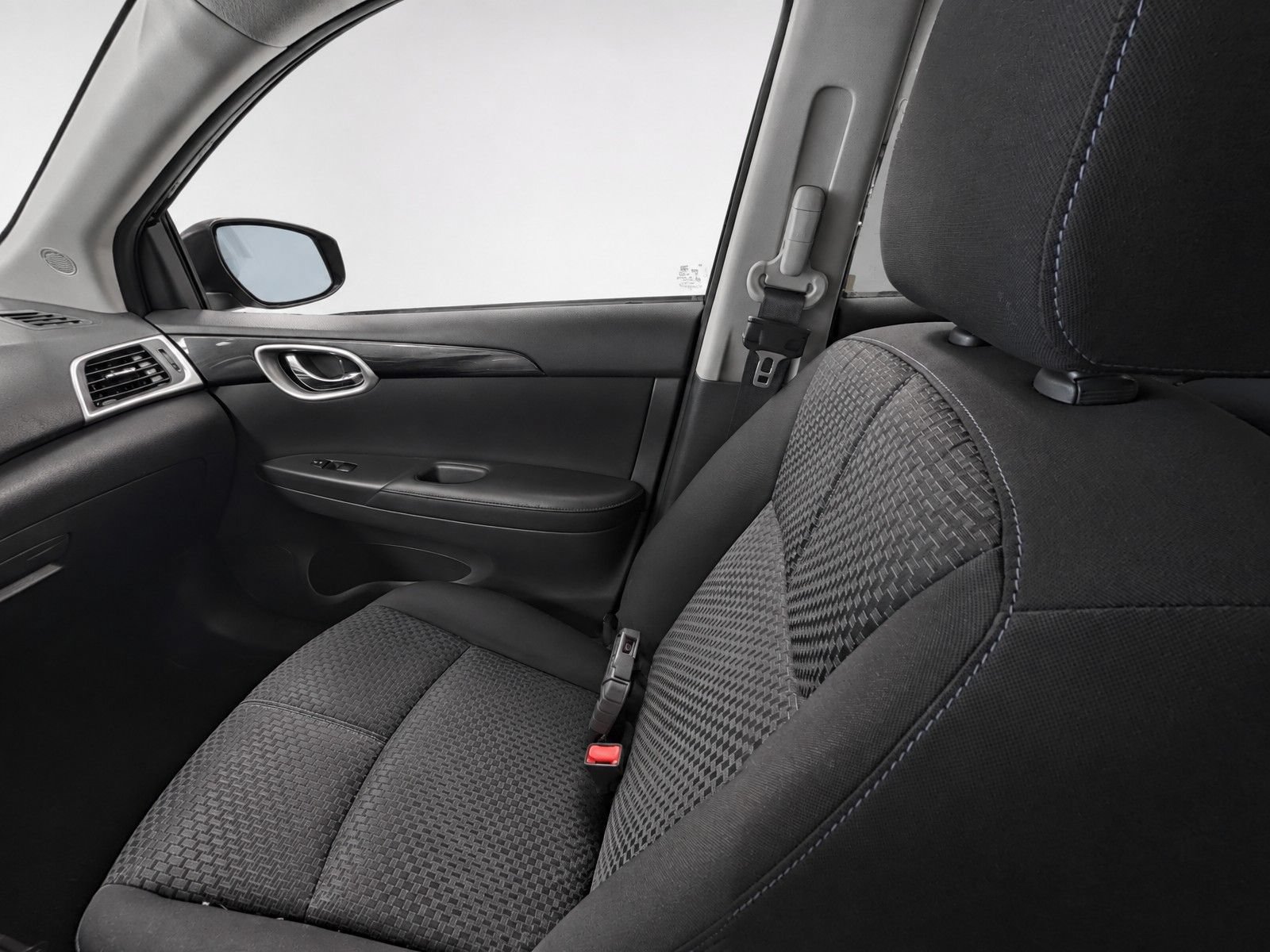 Used 2018 Nissan Sentra SR w/ SR Midnight Edition Package FWD image 21