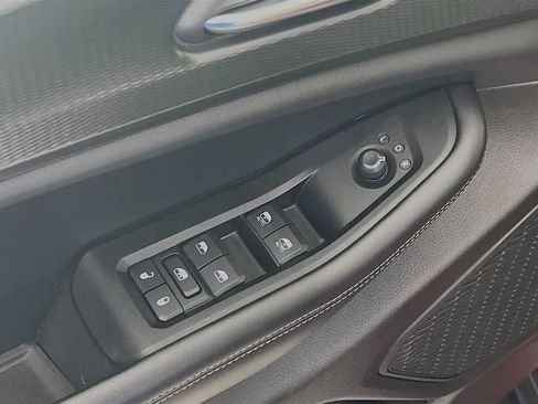 Used 2024 Jeep Grand Cherokee Altitude AWD/4WD image 18