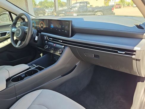 Used 2025 Hyundai Sonata SEL FWD image 32