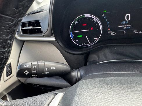 Used 2021 Toyota Sienna Limited FWD image 11