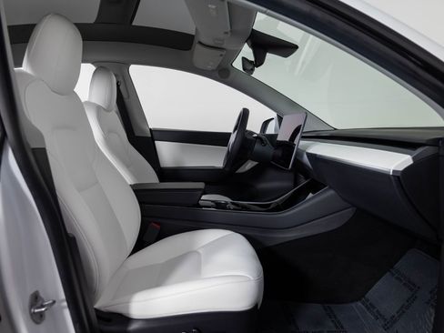 Used 2021 Tesla Model Y Long Range image 29