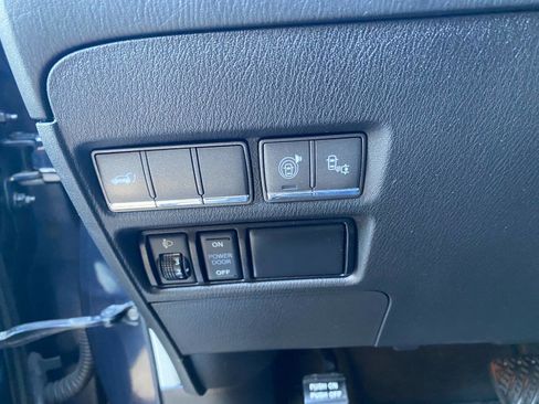 Used 2017 INFINITI QX80 4WD w/ Driver Assistance Package image 21