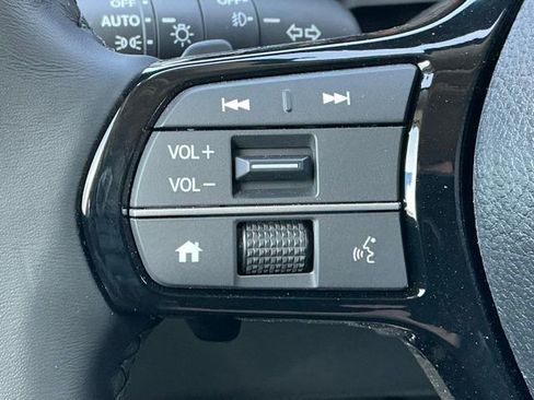 New 2025 Honda Pilot Touring image 16