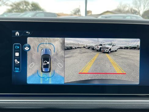 Used 2025 Mercedes-Benz GLE 450e 4MATIC image 9