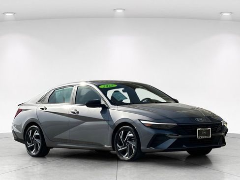 Used 2025 Hyundai Elantra Sport w/ Cargo Package FWD image 8