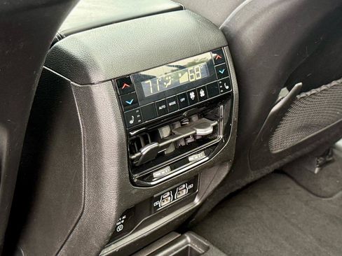 Used 2021 Jeep Grand Cherokee L Overland w/ Luxury Tech Group IV AWD/4WD image 37