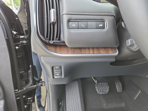New 2026 Nissan Armada Platinum AWD/4WD image 18
