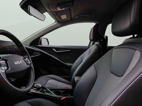 Certified 2025 Kia Niro Wind w/ Wind Preserve Package FWD image 25