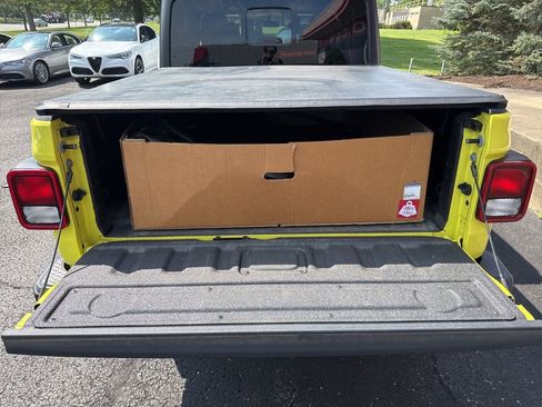 Used 2023 Jeep Gladiator Willys image 56