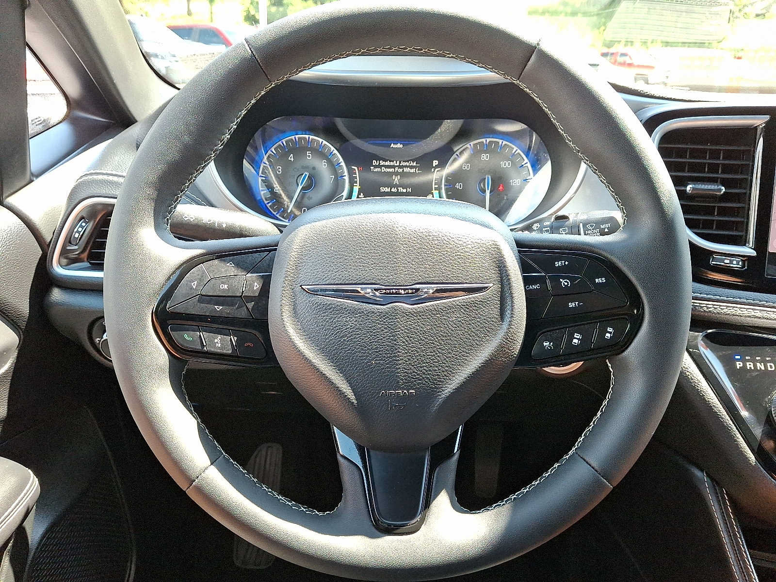 Used 2025 Chrysler Pacifica Limited FWD image 21