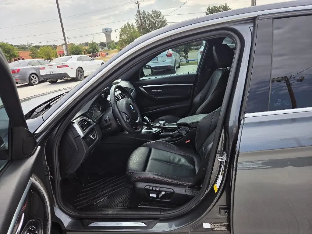 Used 2017 BMW 330i Sedan RWD image 11