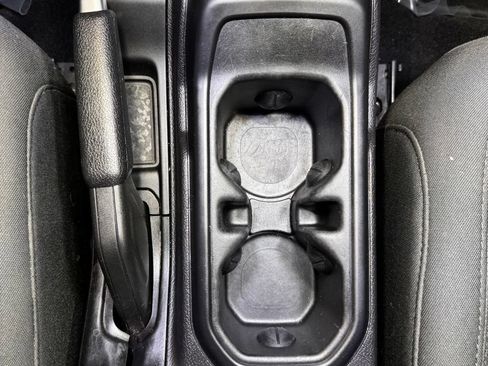 Used 2018 Jeep Wrangler Sport AWD/4WD image 35