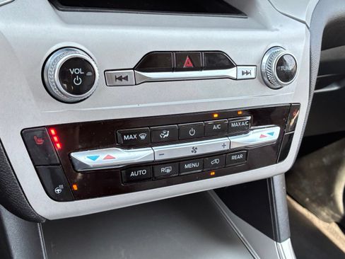 Used 2023 Ford Explorer XLT w/ Equipment Group 202A AWD/4WD image 23