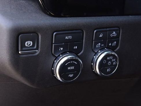 Used 2025 GMC Sierra 1500 SLT image 10