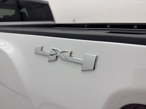 Used 2022 GMC Sierra 2500 SLE w/ SLE Convenience Package image 17