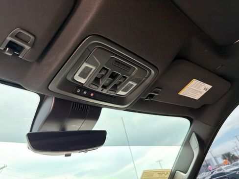 Used 2023 Chevrolet Silverado 1500 High Country w/ High Country Premium Package AWD/4WD image 35