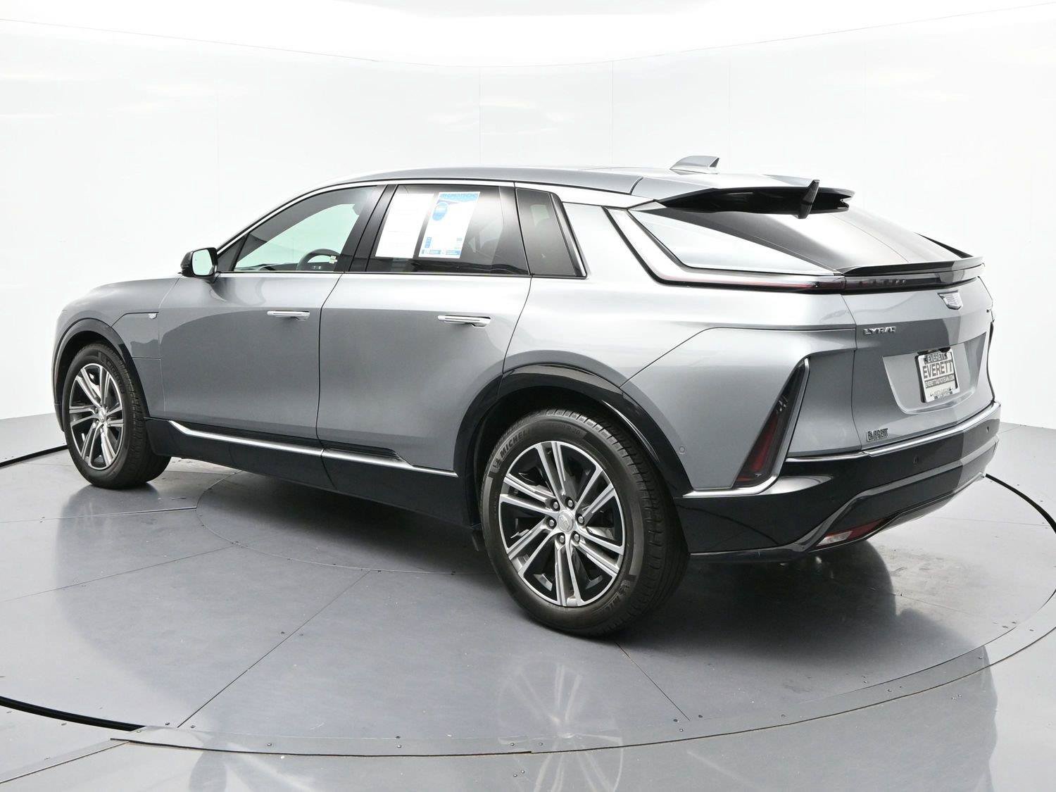 Used 2024 Cadillac Lyriq Luxury AWD/4WD image 5