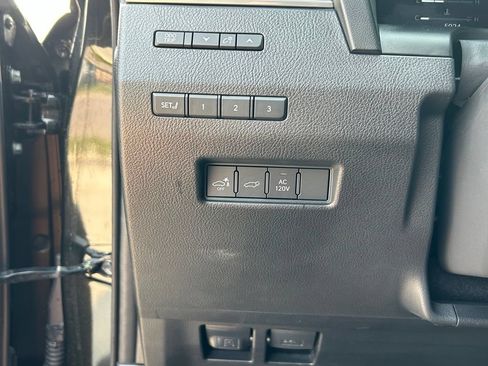Used 2025 Lexus GX 550 w/ Accessory Package (2T) AWD/4WD image 15