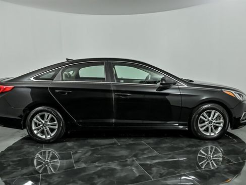 Used 2017 Hyundai Sonata SE w/ Cargo Package FWD image 10