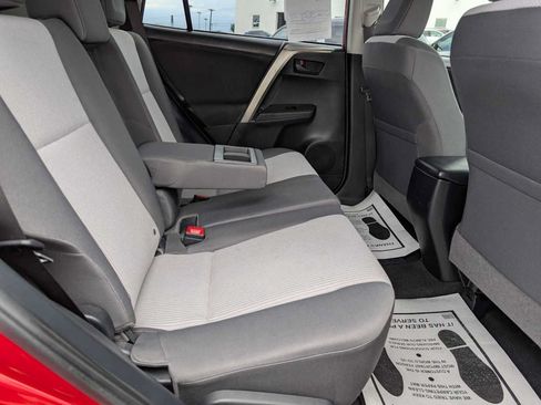 Used 2015 Toyota RAV4 LE AWD/4WD image 37