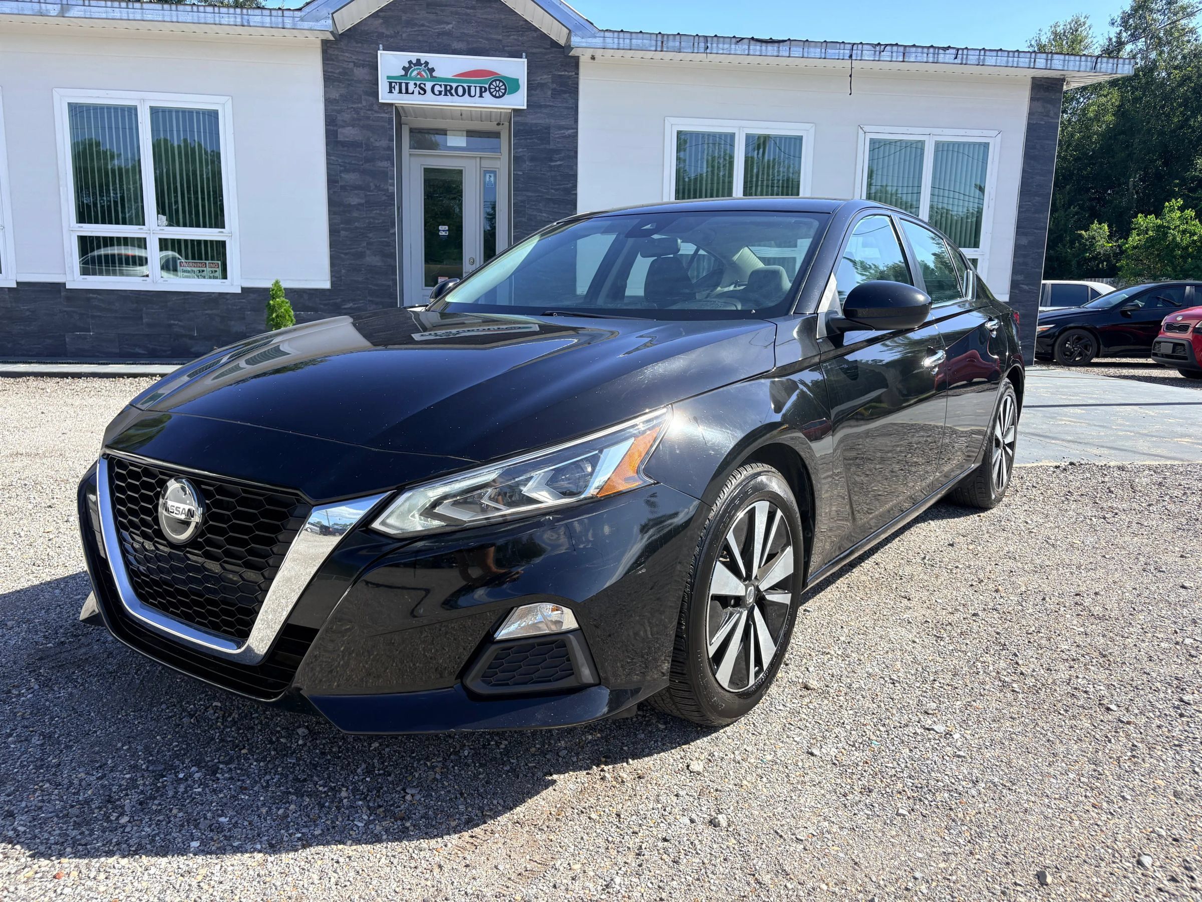 Used 2021 Nissan Altima 2.5 SV FWD image 1