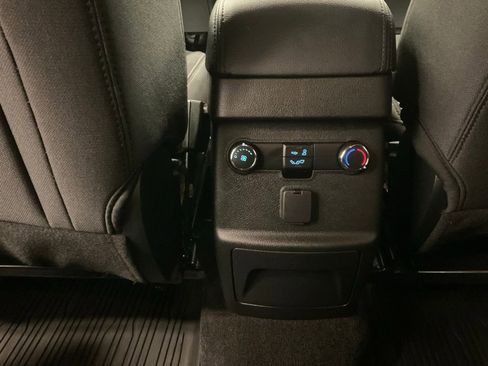 Used 2019 Ford Explorer XLT image 31