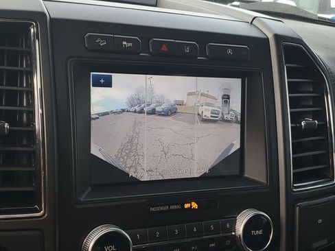 Used 2020 Ford Expedition Max Limited image 18