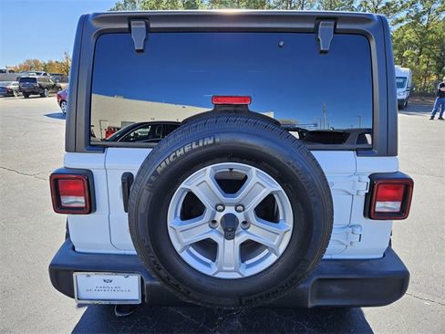 Used 2019 Jeep Wrangler Unlimited Sport S image 6
