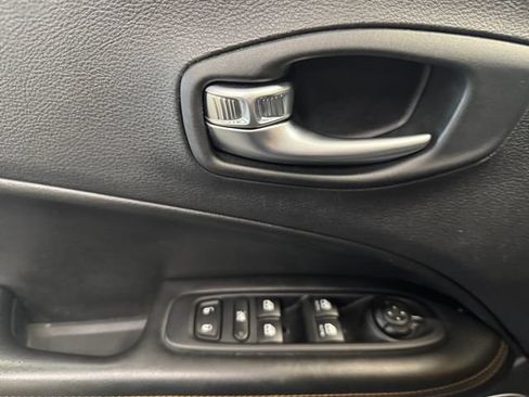 Used 2019 Jeep Compass Limited AWD/4WD image 25
