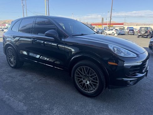 Used 2017 Porsche Cayenne Platinum Edition AWD/4WD image 3