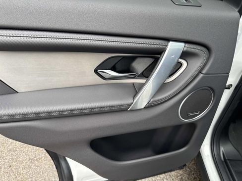 New 2026 Land Rover Discovery Sport Landmark image 11