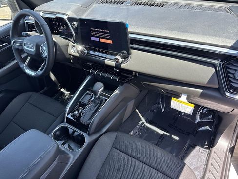 New 2026 GMC Canyon Elevation w/ LPO, Black Badging Package RWD image 27