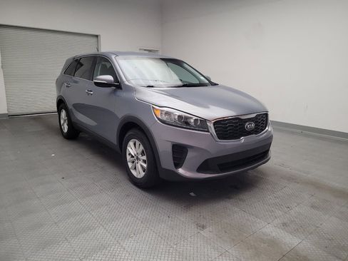 Used 2020 Kia Sorento LX FWD image 13