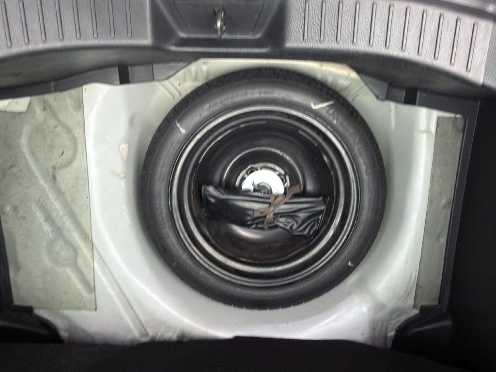 Used 2020 Toyota Yaris XLE FWD image 37