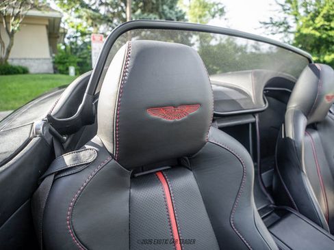 Used 2015 Aston Martin V8 Vantage GT RWD image 53
