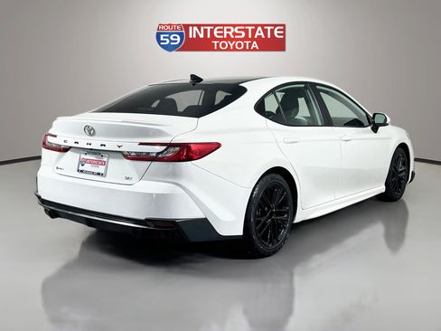 Used 2025 Toyota Camry SE w/ Convenience Package FWD image 7