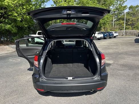 Used 2018 Honda HR-V LX image 12