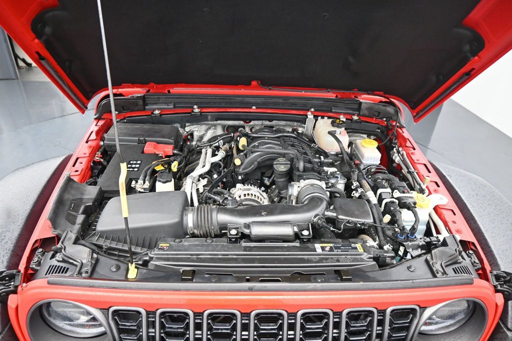 Used 2024 Jeep Wrangler Unlimited Rubicon AWD/4WD image 14
