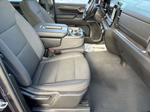 Used 2024 Chevrolet Silverado 2500 LT w/ Convenience Package image 28