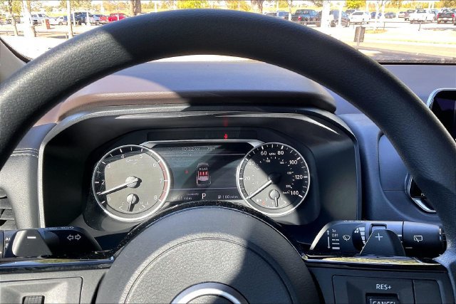 Used 2023 Nissan Rogue SV FWD image 18